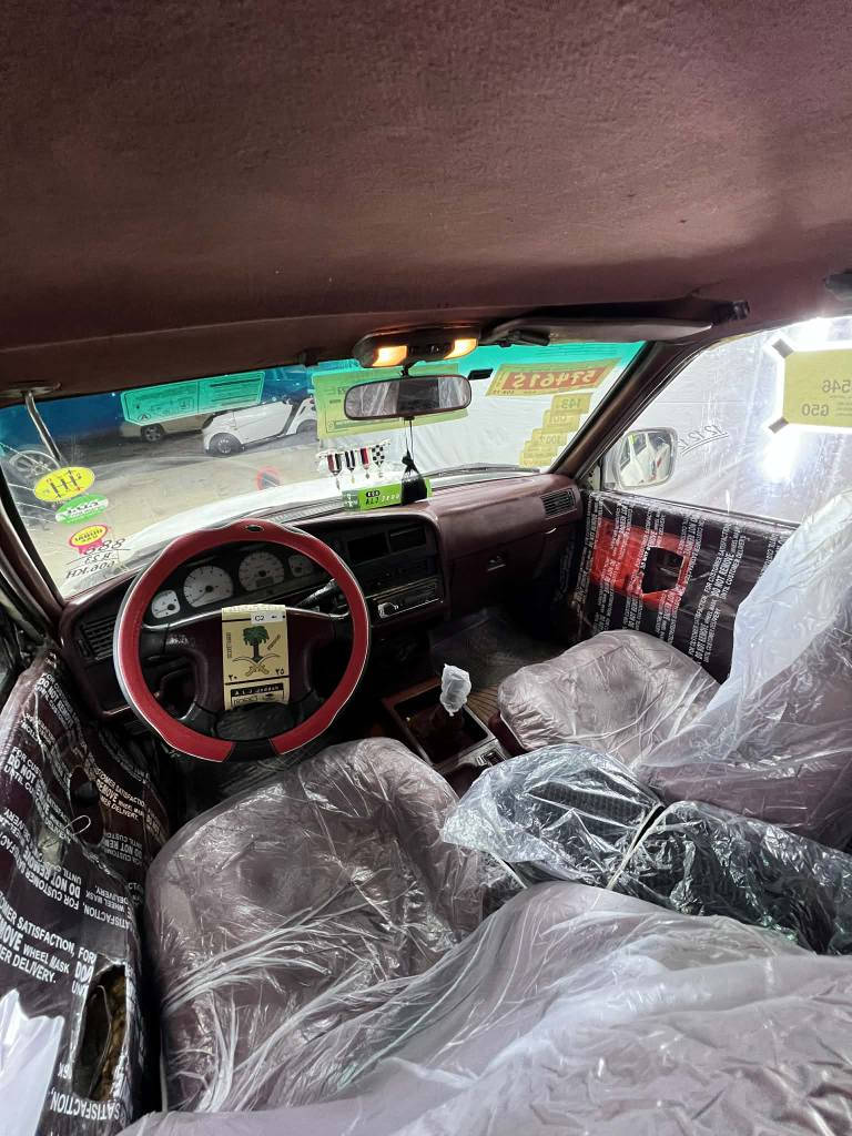 بەلەش بەلەش 
ماڵی کەسابەت ماڵی فەقیر 
پیکاب دێر مۆدیل 2007 مەنەفیستی لەگەڵە ماڵی مەدەنیو براوە بەشەرتە زۆر بی مەسرووفەو خاوێنە 
گێروو مەکینەو کارەبایو تندوو تۆڵیو پاوەروو گەرمیو لەیتو هەمووی مەزبووتە ناو دەری ڕیکو پیکە نریخیشی لەخوار بازارەو خایسیشی نیە وەرگەراو بەشەڕتە پیشیشی لیدراوی هیچ پیوە نیە ماڵی فەقیرە 
پاوەڕە ناو سورە بیلاد کابریتەڕە ویل کەپیشە بودی قولاپە 
شوێن رانیە *********** نرخ $21 رانية, السليمانية
