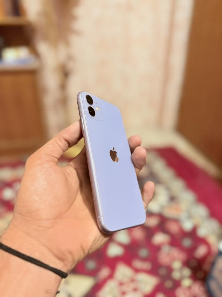 ايفون 11 عادي بطاريه 75
مبدل شاشه اصليه 3 خيارات وضهر 

الجهاز كلشي بي شغال 200وبي مجال حك الجيه بغداد مكاني ***********
