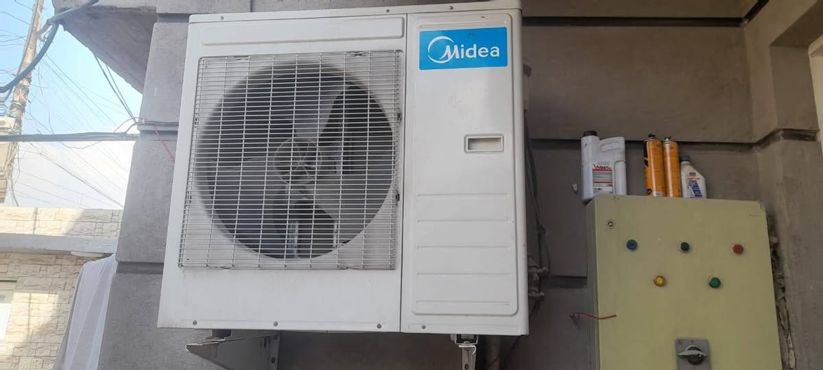 سلام عليكم سبلت كنتوري للبيع شغال كلشي مابي 
شركه مديم التبريد مالته خير من الله بارد سبلت جديد بعده مامشتغل هوايه السعر 750 الف العنوان بغداد رئاسه العبيدي 
للتواصل رقم الهاتف *********** موجود واتساب والسعر بي مجال حك الجيه
