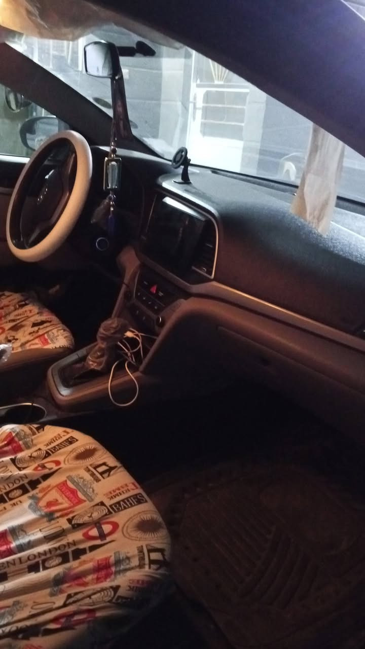 النترا موديل 2018. وارد امريكا
حادث السياره قطعتين باب السائق وخلف السائق
نضام غاز بانزين
تبريدها بيه أليف قليل 
عنوان بغداد الدوره 
تواصل ***********
يرحب بكم ابو هاشم الجبوري.
