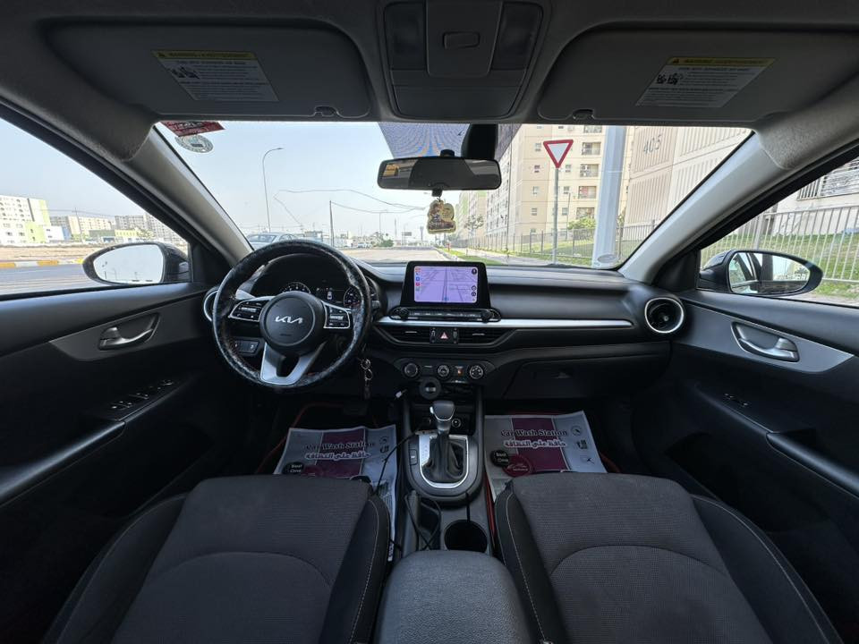 السلام عليكم
للبيع للبيع
كيا فورتي 2023 فئة FE (عميه) وارد امريكي محرك كير صدر كله بلادي حادثها جاملغ وباب وشويه من البنيد كما موضح بالصور (استبدال قبق جنطه وجاملغ وباب )
السياره مرقمه اربيل  وكامله باسمي
ماشيه 100 الف كيلو قابل للزياده 
بيها منظومه غاز حديثه وبيها ضمان 
المواصفات-محرك 2000 دوش-كير cvt-تحديد مسار-قياده
ذاتيه-رادار امامي-مثبت سرعه - وضعيات قياده (-normal-sport
(smart
كشنات قماش
السونر موضح كل شي 
***********
السعر 132 بيها مجال
