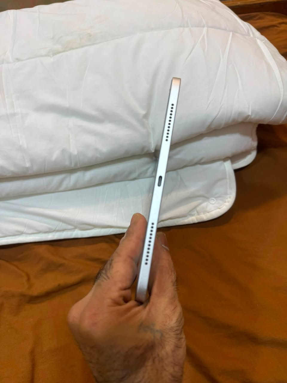 ‏iPad 11 للبيع نظافة 100% السعر 400 قفل مكاني بغداد حي النصر ***********
