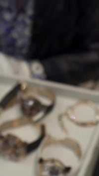 ساعات • مش بمتناول