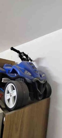 سيارة أطفال • ٣-١٠ سنوات • حي القادسية بغداد