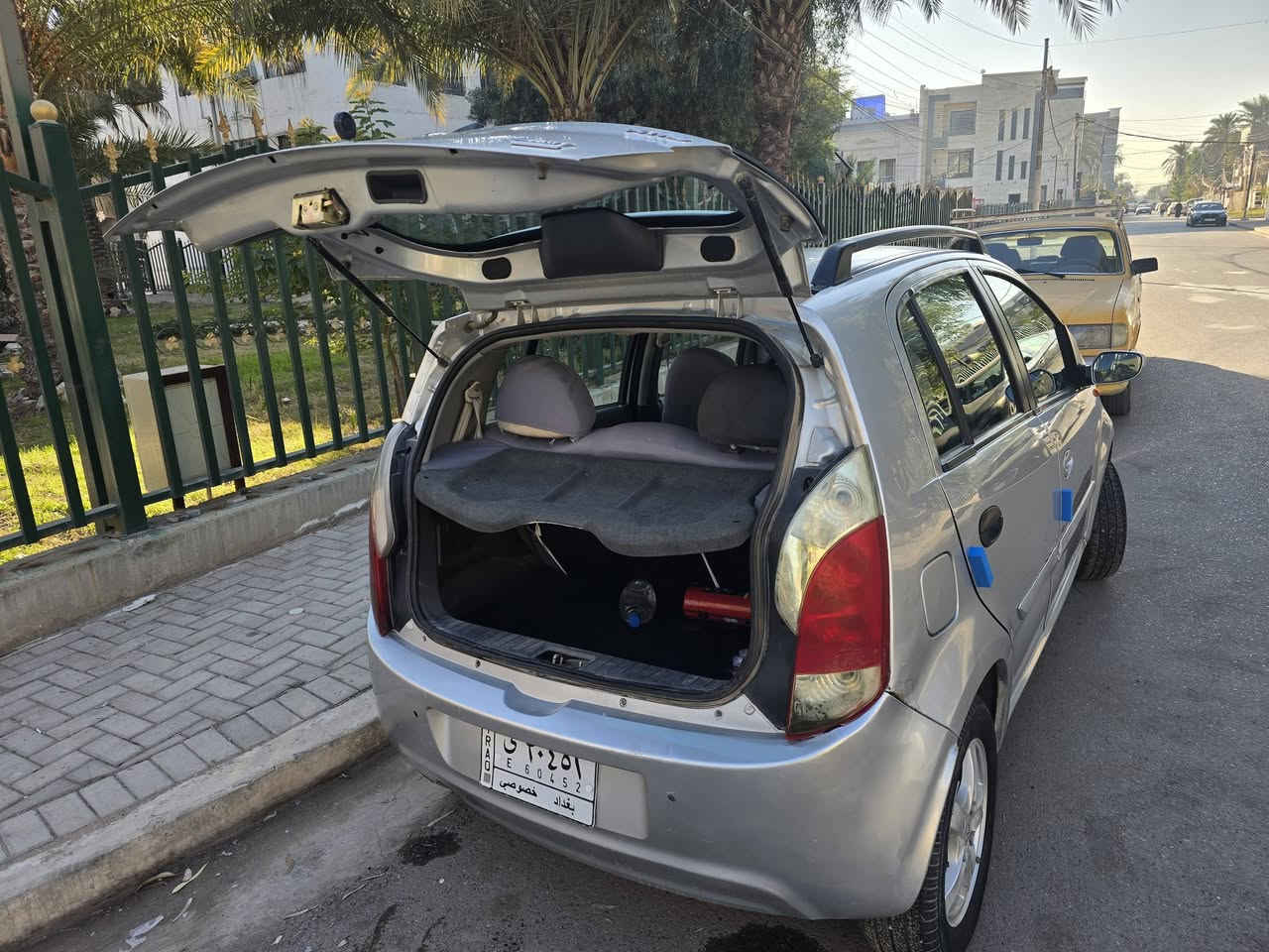 سيارة A1 ٢٠١٣ للبيع
السيارة ماشية ٧١ ألف كم فقط السيارة نظيفة جدا وكل شي على وضع الشركة لايوجد شيء لايعمل.

المواصفات:
 • أرضية مغلفة جلد
 • حساسات خلفية
 • شاشة أندرويد
 • كاميرا خلفية دوّارة
ادامة كاملة تم تبديل دهن المحرك قبل كم يوم اصلي  كذلك  تم تبديل دهن الكير قبل فتره كذلك تخم تايرات جديد.

الملاحظات:
يوجد جراد بسيط في القمّارة والبنيد، وصبغ في الدوسات فقط.
 الموقع بغداد السيدية السعر المطلوب ٣٩ ورقة وبيها مجال  
  الشراي يتصل ويدلل  ***********
