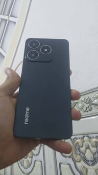 ريلمي C61 • ٢٥٦/١٦ • خدش أسفل الشاشة
