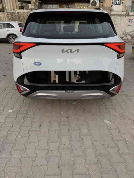 السلام عليكم 
سبورتج 2024
موصفاته 
بنوراما 
حساسات إماميه خلفيه 
صندوق كهرباء 
مري شفط
سايد بريك بصمه 
كشنات تدفئه مع ستيرن
السياره موصفات الجيني بس مو جيتي يعني فول 
السياره بيه بارد بل باب عكس السايق وبل جاملغ الأمامي عله جهه السايق هم بارد وبيه بارد بل جاملغ الأماني عكس السايق 
رقم السياره بغداد 
السياره ماشيه 15 الف 
السعر 240 وبيه مجال بسيط
رقم التليفون ***********
