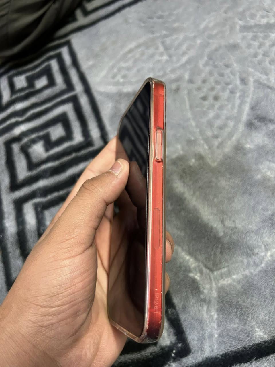 ايفون 12 عادي للبيع جهاز غني عن التعريف نضيف كله بلادي🔥
……………………………………..……………………………….. …………………………………….………………………………..
                          (موصفات👇)
1-ذاكره64
2- بطاريه 85
3-ببجي 60فريم
4-فيز إيدي شغال
5-فقط سيم ميشتغل
 …………………………………..……………………………….. …………………………………….………………………………..

جهاز كله بلادي شرط الحاسبه اي عيب مابي سعر نار 170الف او بي مجال للشرايه تواصل خاص او وتساب فقط (***********)• تحياتي للجميع🔥🖤
