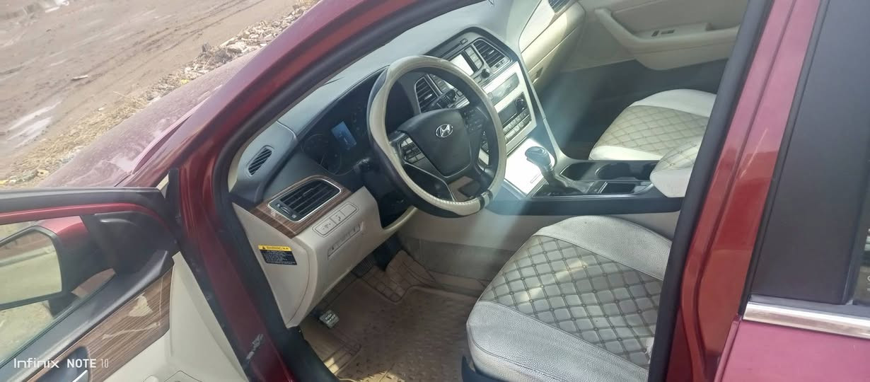 السلام عليكم ورحمة الله وبركاته سوناتا ٢٠١٥ رقم بغداد فول على الاخير لمتد من عدا الفتحة كلين تايتل كلها ليبل واحد السيارة بيها ٣ قطع صبغ بدون تصليح السيارة ماشية ١٢٠ مكينة وگير وتبريد وتدفئة على وضعية الشركة بالصندوك السيارة مال جناي بالعافيه على الياخذها مكينة ٢٤٠٠ السيارة اعلى صنف دبل صالنصه السعر ١٢٠ ورقة مال بيع مكاني بغداد اللطيفية رقم تلفون *********** و ***********
