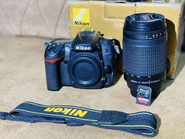 كامره نيكون D7000
للبيع مستخدمه مره واحده فقط
رام شاحنه بطارات٢ جلاتين حزام كتف قبق مال العدسه كاتريدر نقل صور 
مكاني بغداد 
✅***********
