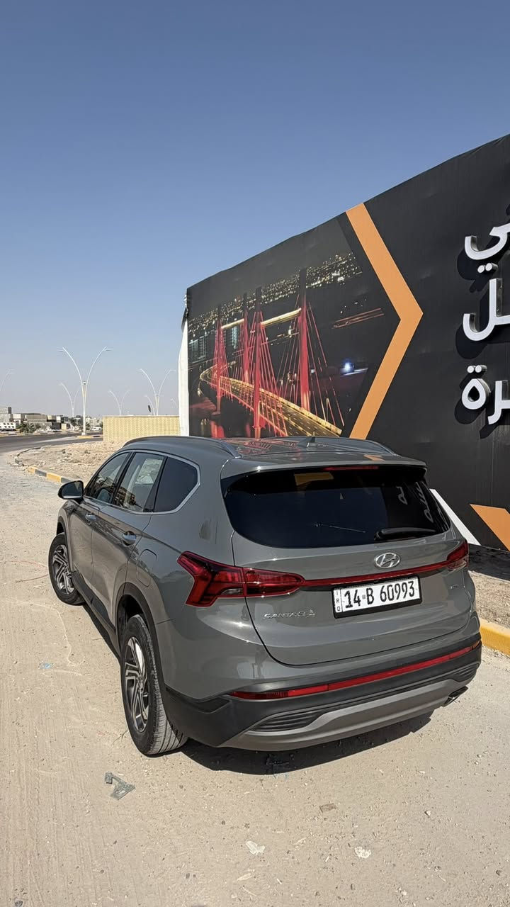 السلام عليكم سنتافي 2023فول عدا البنوراما
سياره جديده ماشيه 30حادثه بدون تبديل تعديل بطرف البنيد فقط  السنويه بمسي 227$وبيها مجال قليل ***********
