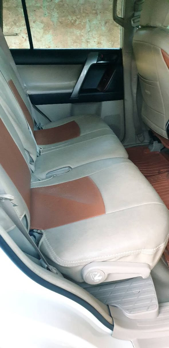 السلام عليكم برادو 2010 اربعه سلندر رقم اربيل ماشيه 220 محرك كير خير من الله بيها بارد قليل موضح بالسونار المرفق مع الصور المكان ديالى رقمي *********** سعر 200 بيها مجال
