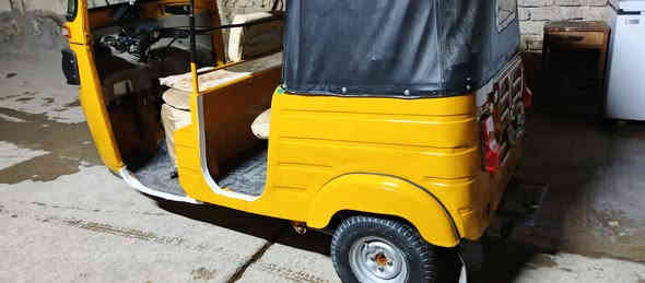 مرخصه الادمن السعر 2800 وبيه مجال مكاني بابل الحمزه الغربي  تكتك موديل 2017داخبه 2018اوراق اصولي  تكتك نضيفه وجاهزه حته مصبوغه جماليه التواصل ***********
