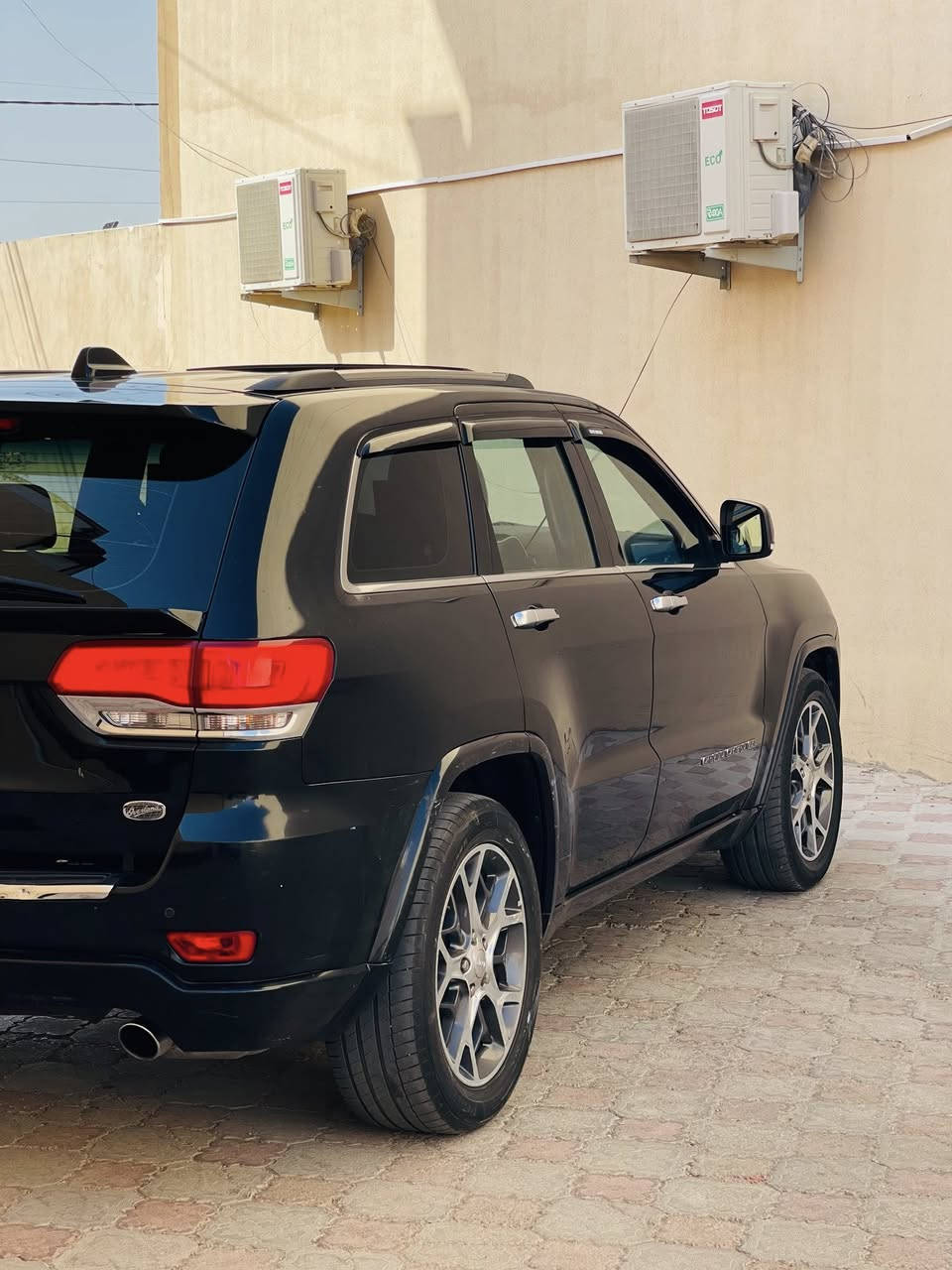 السعر 253 وبيه مجال حك جيتك 
وبالعافيه ع ياخذه مهنى بيه 
جيب اوفر لاند  خليجي وكالة هارلم 
موديل 2020 رقم اربيل (وكالة + تحويل حسب رغبتك ) رقم جديد + هزه جديده + سنويه جديده يعني اذا تريد تحول متكلفك غير 110 الاف رسوم تحويل واذا تريد سويله تضليل بقت يمك بعد 

بيه جاملغ مصبوغ وبيه بارد وكارت ع كد شبر محرك 6 سلندر برغي ممفتوح بي  وسونر المندلاوي  ضمن المنشور 

المواصفات 
بنوراما 
جكات صعود ونزول نضام تعليق الهوائي 
داخل اسبيرسو  قهوائي طلب خاص 
3 شاشات كبيره + سماعات خاصه بالشاشات الخلفيه وريمونت تحكم 
رادارات جانبيه واماميه وخلفيه 
سستم صوت هارمن كاردن 12 سماعه +
 دمام صندوق + سيدي جنجر 6 اقراص
صندوق كهرباء 
فور ويل 4x4 
نضام اوتو ستوب + اوتو بارك 
3 انضمة قياده سبورت + نورمل + ايكو 
ويل كب حجم 20 + تخم تايرات جدد 
شفتات ستيرن 
كشنات جلد كهرباء + تدفئة وتبريد 
كشنات خزن ميموري ( كشن ذاكره ) 
ستيرن كهرباء + تدفئة وتبريد ستيرن 
عداد المسافة : 69 كيلو 
الجام كوله مغلف بوليرايز وبعده ع ضمان
و عليه بولش ونانو سيراميك  

ملاحظة : كير محرك تبريد كهربائيات حداديه كوله ع وضع شركة وبرغي مابيهن نقص ولاخلل وشرط الفحص 
اخوان السياره كلش جديده ونضيفه واحلا مما تصور وبالعافيه ع ياخذه انشالله 
الشراي يتصل بيع فقط واعتذر عن المراوس
*********** اتصال 
*********** وتساب
