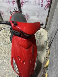 دراجه صيني البيع مامفتوحه سعر ٣٠٠ وبيه مجال حك جيه عنوان بغداد العبيدي...