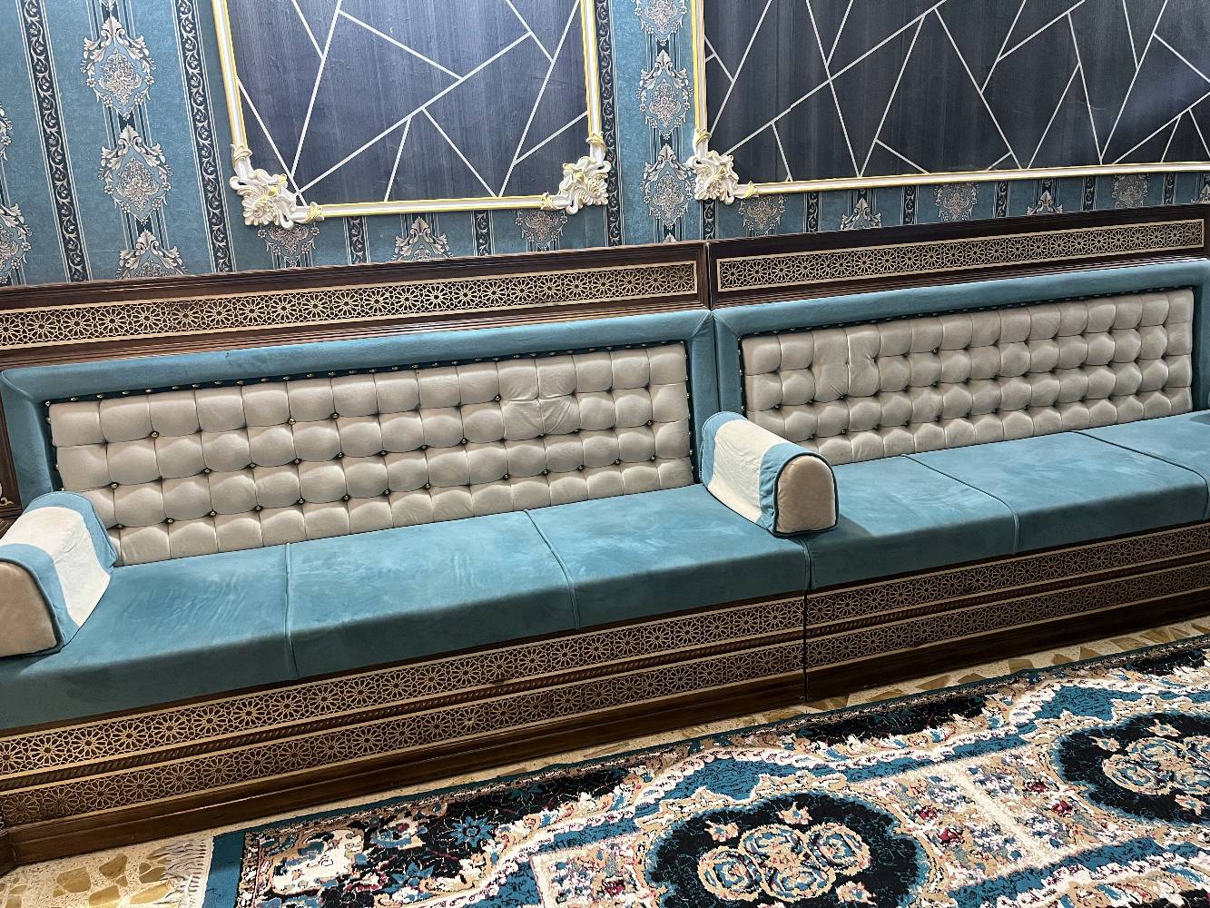 عشر قنفات و8 من طبلات صغيره 
و3 طبلات كبيره عنوان بغداد كفاءات العبيدي الاستفسار ***********
اربعه ملايين
