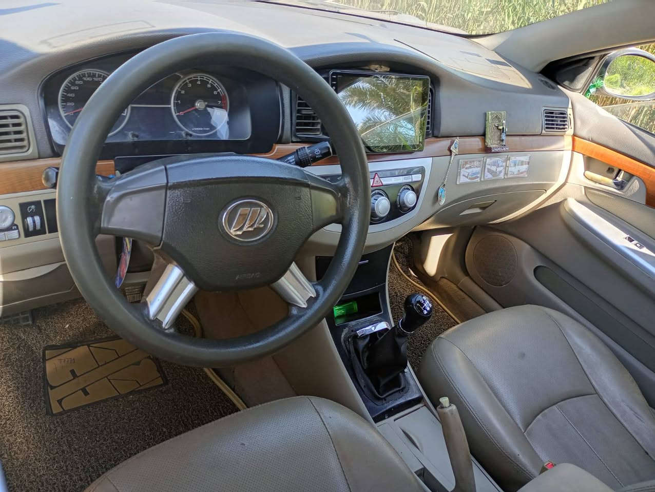 سلام عليكم ليفان 620 للبيع سيارة حلوه ومرتبه تفاصيل ع هاذه رقم مكلف بلنشر مكانها كربلاء شارع بغداد ***********
