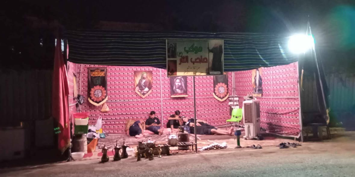 السلام عليكم خدام الحسين
تكيه للبيع اربعه في سته أمتار ارتفاع تلاثه أمتار
جادر تلث قطع رواك وسكف والوجه مكاني البياع سويب
(السعر ستميه وبيه مجال الخدام الحسين) *********** =*********** هذني رقامي
