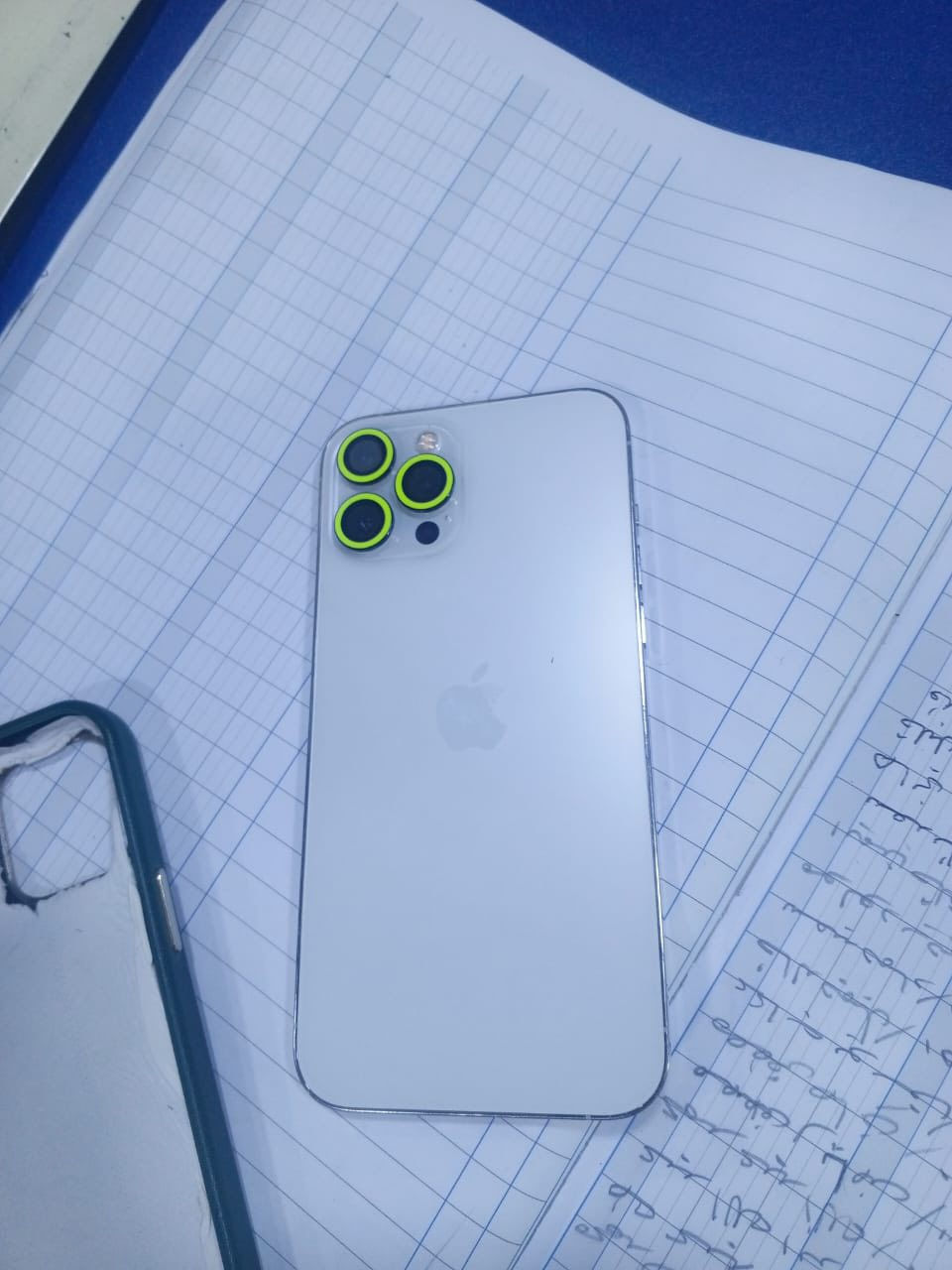 السلام عليكم آيفون 12برو ماكس للبيع ضروري
السعر 500قفل المكان زنكوره مو شراي لا تجي رجآ


**إذا كنت صاحب هذا الإعلان وتريد حذفه لأي سبب، رجاءا أرسل رسالة إلى الدعم الفني**