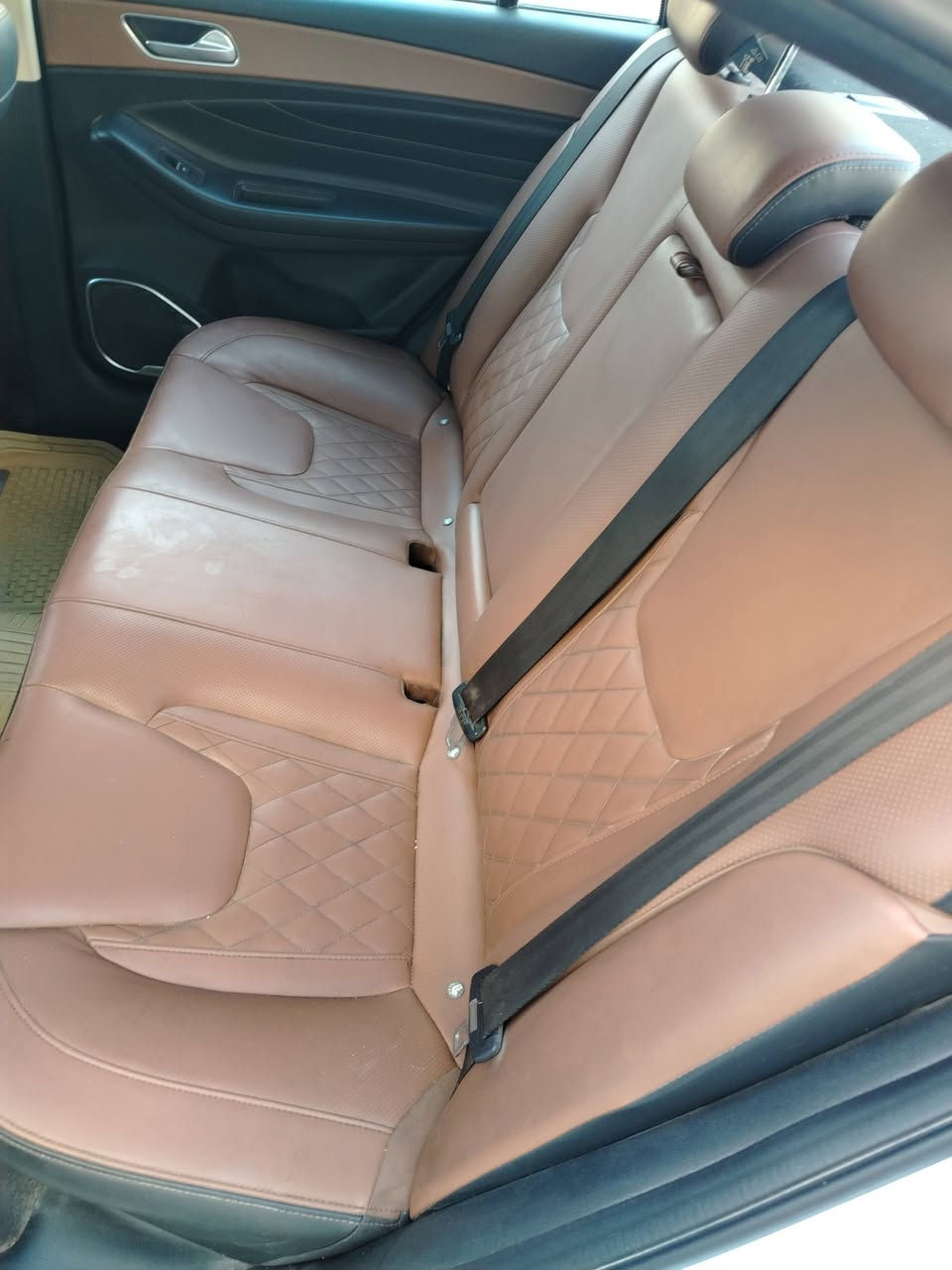 عندي هاي السياره اريد ابيع او مراوس بس موصيني الشيري اريزو6موديل٢٠٢٠ورقمه بغداد مشروع وطني  وعنوان السياره والمواصفاته  فول واحد على واحد بل كوت  والشراي بخدمه ***********
