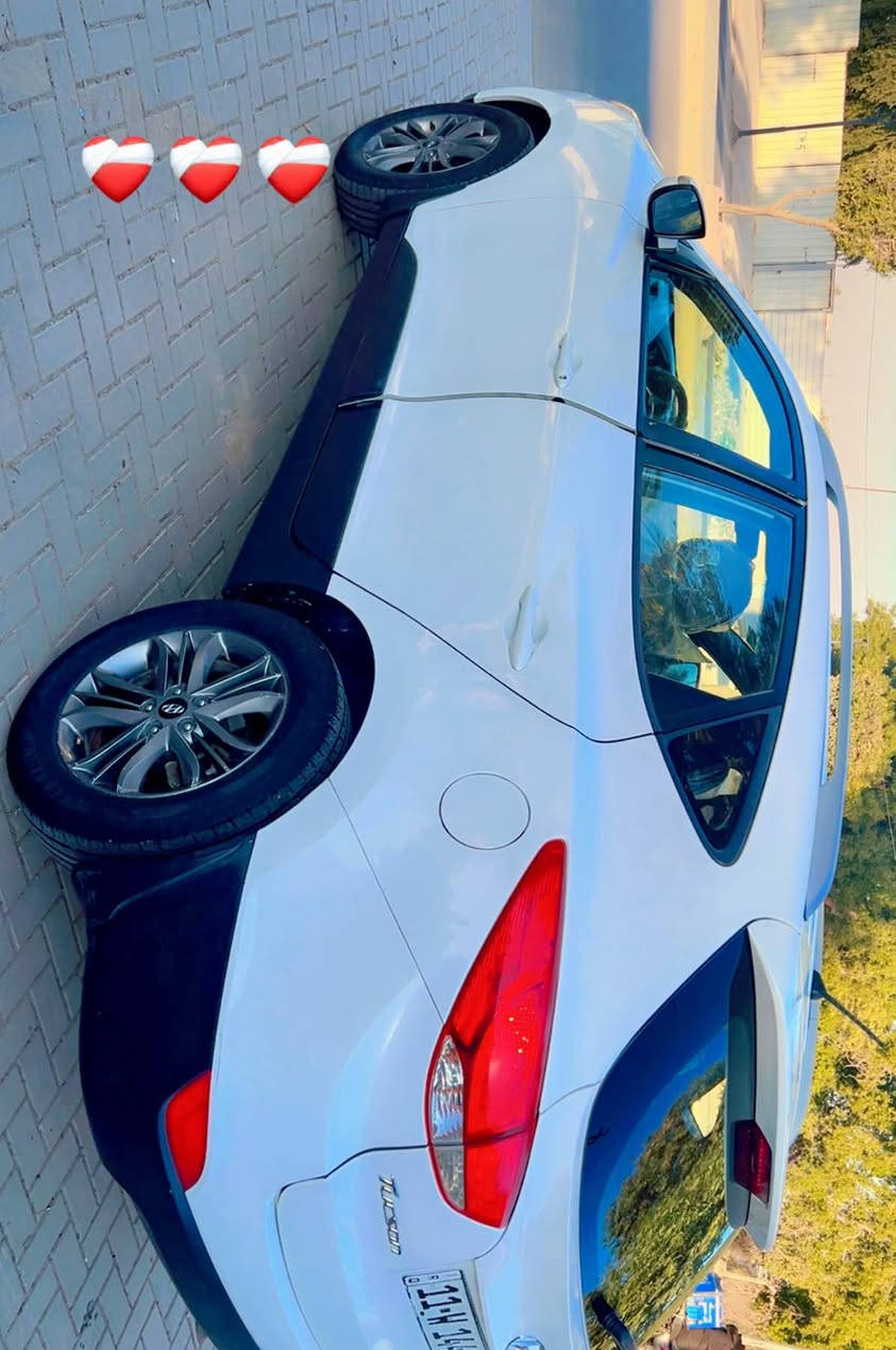 السلام عليكم 
هونداي توسان 2015 خليجي   
ماشيه 130 الف كيلو 
والرقم بغداد الماني سنويه جديده 
بيها صبغ اللي مأشر بالمنشور والصور  كير ومحرك مكفوله 
والسياره جاهزه من كلشي 
محرك 2000 دوش
شاشه اندرويد
ويل كب كروم عدد5
لد نهاري 
لايت عدسه 
تبريد خلفي 
السياره خليجيه وجاهزه ورايدها  ( 158$)
والاتصال ***********
بغداد / الكاظمية بغداد, العراق
