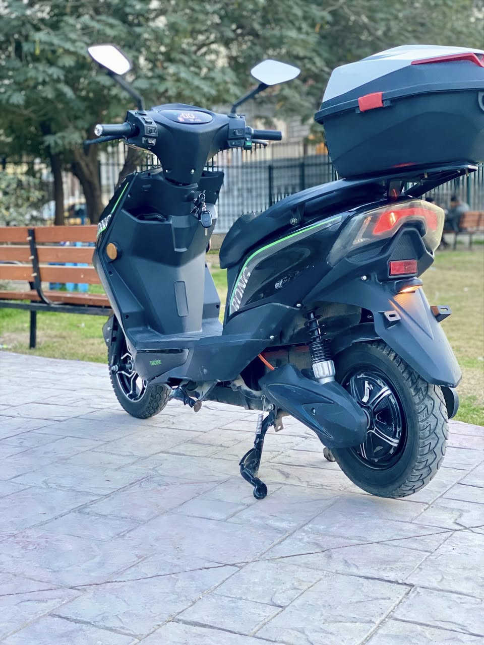 دراجه شحن سكنس MTR 2025
6 بطاريات جدد  ع الفحص 
تمشيك 60 كيلو بشحنه وحده 
3 نمر سرعتها 75 حقيقي 70 
ملف 2000
كهربائياتها كامل 
جنطه خلفيه وياها وخوذه 
بريك امامي دسك الخلفي بنزات 
سويج 2 بصمه 2 
سعرها 490 الف 
مكاني بغداد اليرموك 
رقمي ***********
