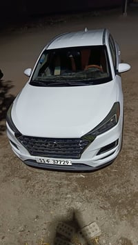 لبيع توسان موديل 19 وارد امريكي محرك حجم 2000 GDi ماشيه 63 ميل قابل لز...
