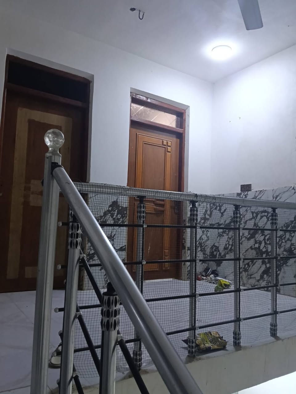 بيت للبيع مساحه100م ثلاث طوابق
بناء2024 حديث كونكريت مطلوب اسكان 70مليون
موقع باريدو مدرسه ذنون السعر اتصال وتساب وبخدمتكم 
***********
***********
