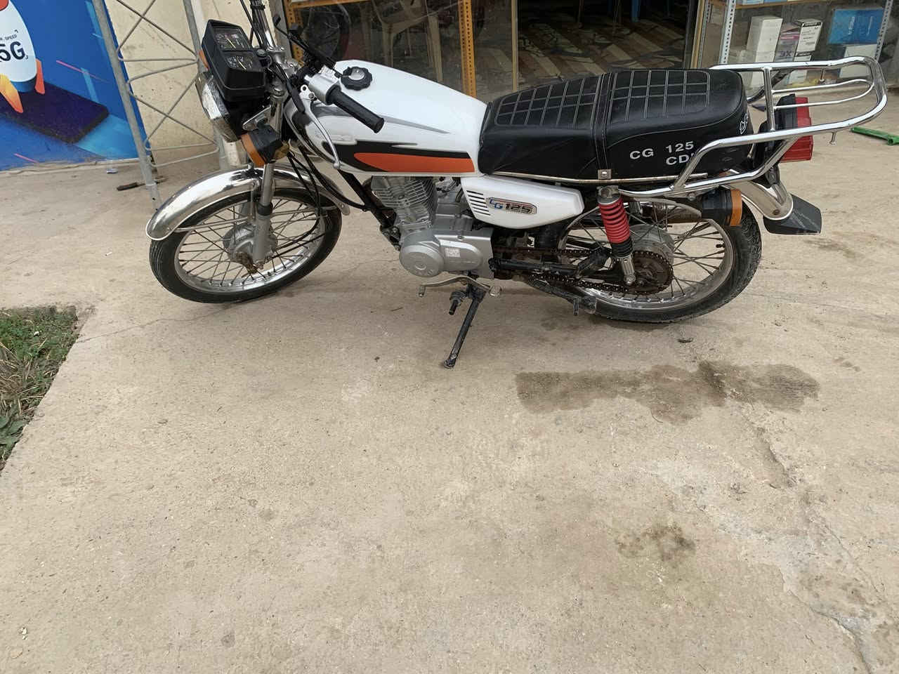 أربع كير مكفوله من كلشي كلك مكفوله من السرقه
مديل 22 مامفتوحه سعرها 400 وبيها مجال المكان كربلاء جامعه وارث ***********
