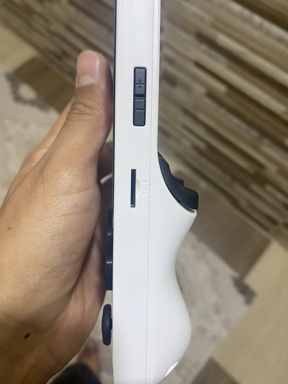 أتاري للبيع مع كامل ملحقاته بي ألعاب بلي تو وبلي ون وهواي محاكيات لي اكثر من ١٠ تالاف لعبه سعره 45 بي مجال


**إذا كنت صاحب هذا الإعلان وتريد حذفه لأي سبب، رجاءا أرسل رسالة إلى الدعم الفني**