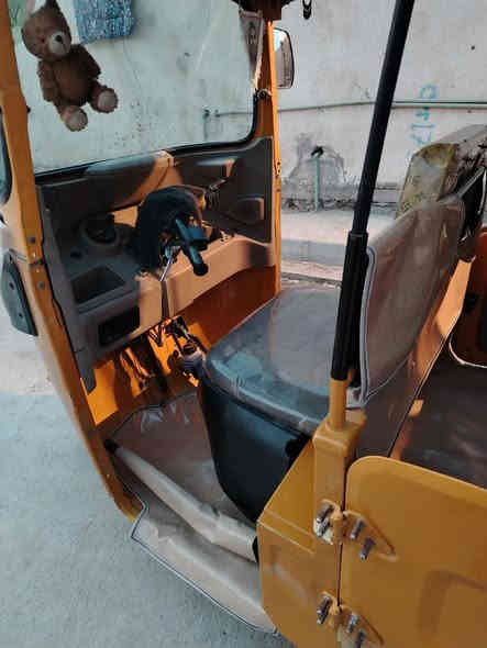 سلام وعليكم شباب تكتك لبيع مديل 2021 رقم
وسنويه
تكتك كفاله
تكتك نضافه فول

كهربايات كله شغاله
لوي جديد
توير سفريات جديد
 سعر 6 و 800
رقم الهاتف ***********
