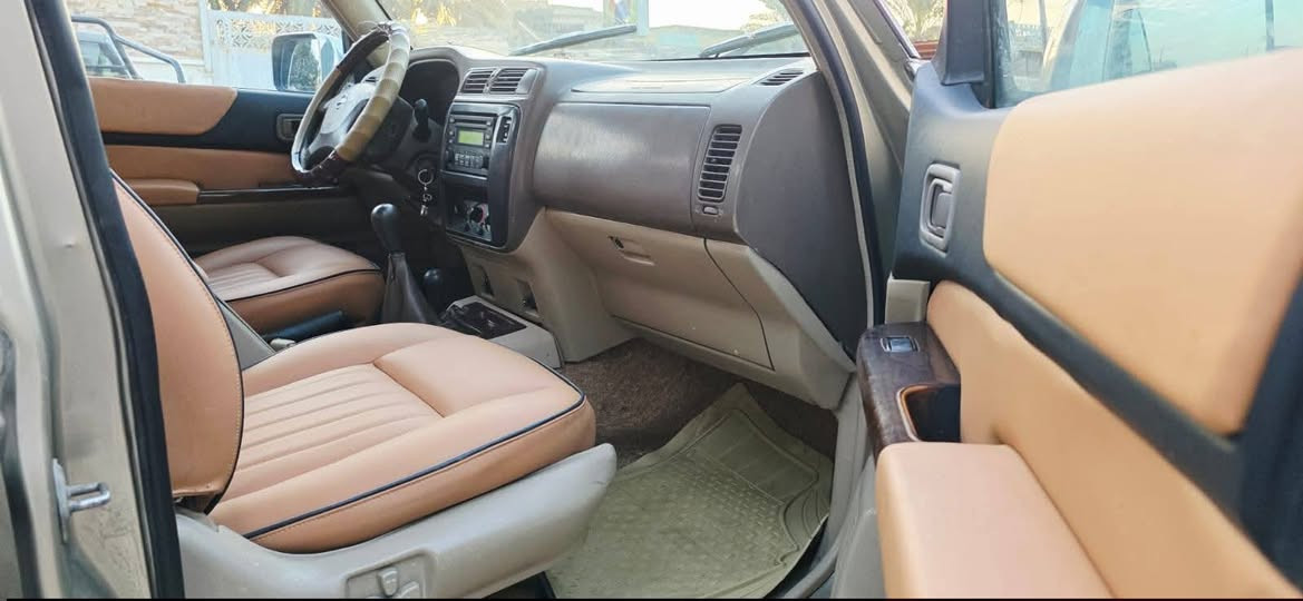 السلام عليكم
للبيع 
نيسان باترول سوبر سفاري 
موديل 2002
محرك 4800 نوزل 
كير عادي 
صبغ حزام 
حداديه تعبانه
السعر 92
***********
