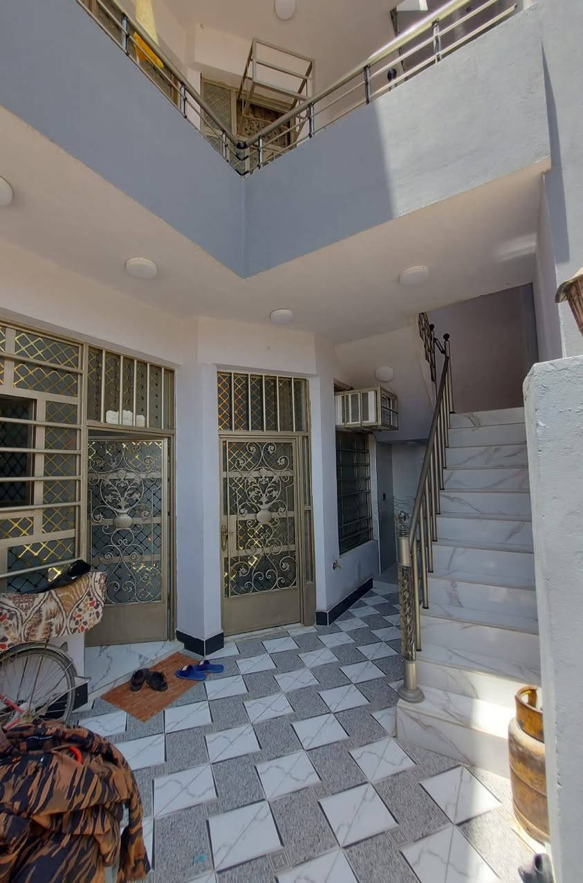 🏤 دار للبيع أو للأستثمار 🏠  الموقع بعقوبة ⬅️ السراي خلف قاعة فينوس للأعراس والمناسبات 🏝 بالقرب من كورنيش ديالى 
⚜️ [[ أو مراوس بدار سكني نزلة الحمام 🔺️ أو خلف مرطبات الأمير هاوس 🔱 أو بعقوبة المركز ⭕️ او كورنيش ديالى ]] 🛣 خدمات كاملة 
💥 موقع مميز 🏩 نوع العقار طابو زراعي ملك صرف على القرار ( ٢٥ )
🛕 ممكن ان يكون الدار للأستثمار وارده الشهري اقل شي (( مليون )) وممكن ان يتأجر لشبكات [[ الأنترنيت والأبراج ]] ☎️ لمعرفة السعر لطفا التواصل بالخاص ☎️ 
⭕️ مساحة الدار ( ١١٢ ) متر ✅️ واجهه ( ٨ × ١٤ ) متر 🏘 ثلاث طوابق 
🏨 طابق الأول ⬅️ ( ٢ ) غرفة نوم 🏛 وستقبال ⬅️ وصالة🛖 ومطبخ🚽 ومجموعة صحيات كاملة داخلية وخارجية ومناور عدد ( ٢ ) 
🏠 طابق ثاني ⚜️ [ ٢ ] غرفة نوم 🔱 وستقبال 🏛 وصالة 🛖ومطبخ 🛁 ومجموعة صحيات كاملة 
🏘 طابق ثالث 🏡 [ ٢ ] غرفة 🏛 وستقبال⬅️ وصالة🔱 ومطبخ🛁 ومجموعة صحيات كاملة 
🏘 مواصفات الدار 🏖 الأرضية صب شريطي ( بتلو ) 💡كهربائيات الدار بوري دفن سعودي 🗼 تأسيس منظومة كاميرات 🚪الأبواب الداخلية تركي درجة اولى (قاصة ) 🏝الأرضية الداخلية ( سيراميك اسباني ) 💥💥

للاستفسار مع مكتب المصطفى للعقار ☎️
 موقع المكتب ⬅️ مدخل العزات مجاور اسواق نوتيلا الغذائية 🛒 او التواصل على الماسنجر او الواتساب على الرقم *********** 📞📞
