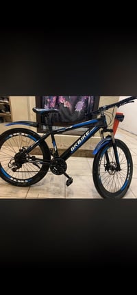 بايسكل للبيع صيني قياس 26نظيف جدا كلشي ما يحتاج فقط التايرات طاكات فقط...