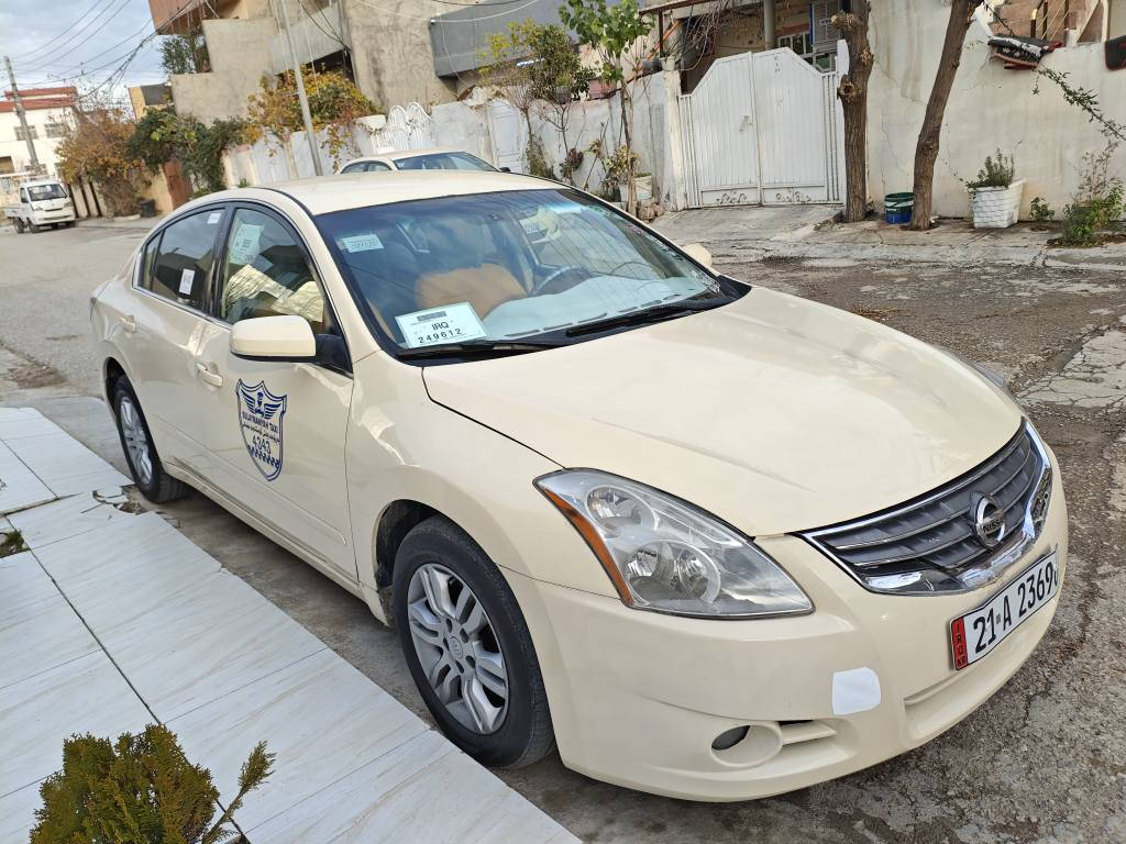 ئەڵتیما تەکسی 2012
سەنەوی تا 2030تازەیە
گێڕو مەکینەی لۆک لۆکە
شاشە و کامێرا
ناوی وەک شەریکە 
لێدراوی ناوگرتنی نیە تەنها قرچێکی دواوەی هەیە
سۆنەرم داناوە
تایە و پاتری بەشەرت
تەبرید و گەرمی بەشەرت
نرخی 105و مامەڵەیەکی کەم
*********** ڤایبر و وتس اب
*********** السليمانية, العراق
