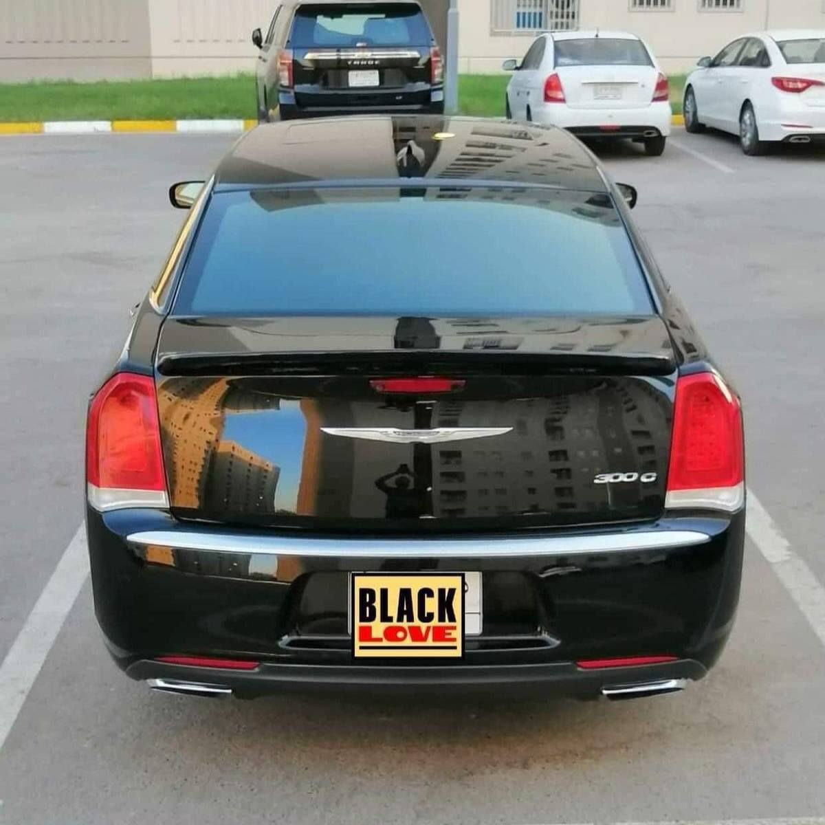 كرايسلر اوباما 2016 رقم بغداد انكليزي بأسمي 
حادث السياره موضع بالصور بابتين فقط + 3 قطع صبغ يعني السيارة صار بيها 5 قطع  البابتين + جاملغات اماميه + عرقجين القماره + ايرباك برده فقط السياره ماشية 262 الف ميل 
كير محرك صدر تبريد خير من الله 
مواصفات : 
1-بانوراما.
2-كشنات جلد + تدفئه + تبريد الاماميه 
الخلفيه تدفئه فقط 
3- برده خليفه بلاديه 
4-ستيرن كهرباء + هيتر تدفئه + تحكمات 
5-خزن ميموري كشن السايق 
6- مري قلاب عند البك 
7-شاشة كبيره 

🛑 السعر سوي تعليق يصل مباشرة 🤖 

عدسات لايت جديد فول زنون 
كهربائيات فول كلها شغله مابيها نقص السياره خير من الله .

الرقم : ***********
