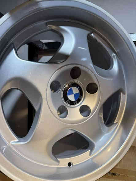 � للبيع ويل BMW M5 جديد
📦 طك كرتون – غير مستعمل

💵 السعر: 300$ ثابت
🔁 مراوس موجود حسب القناعة

📍 الموقع: بغداد – حي العامل – شارع 7 نيسان
📱 الاتصال والواتساب: ***********
🚗 توفير خدمة التوصيل
