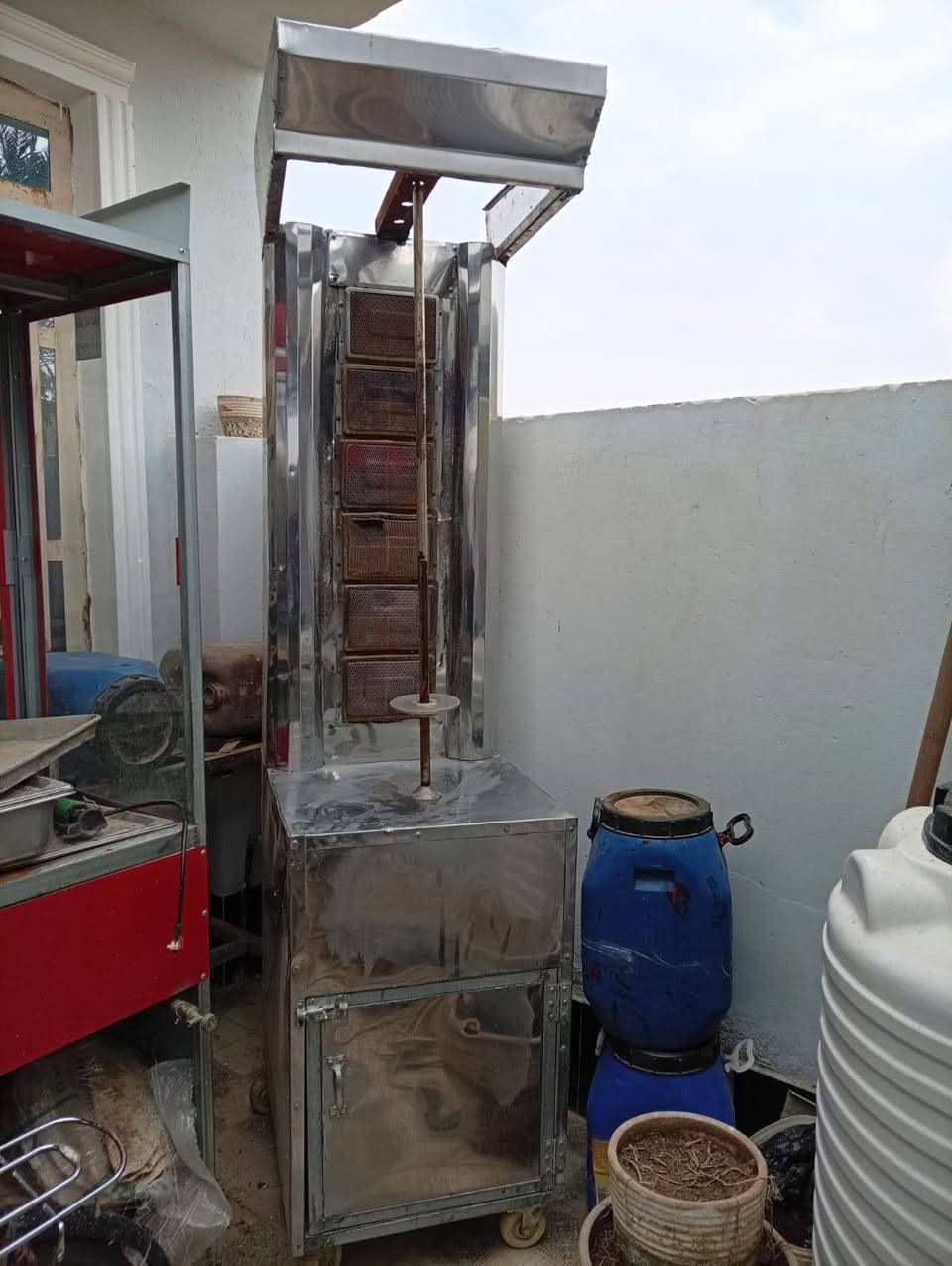 السلام عليكم شوايت كص للبيع ست شمعات السعر 180وبيه مجال ***********
