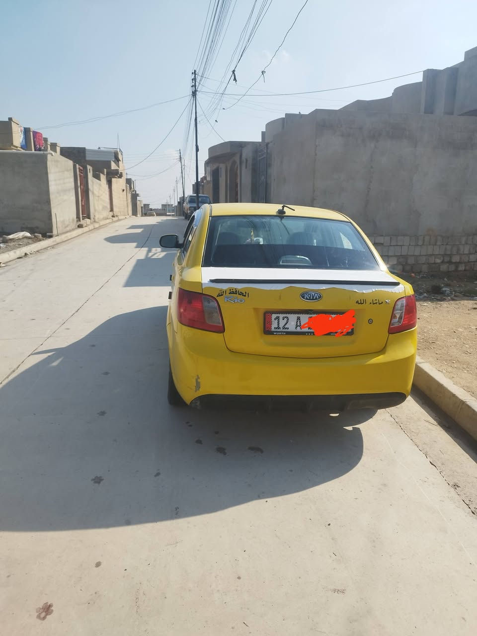 كيا ريو موديل 2011 سيارة شرط كير مكينة شرط مكينة 16 هيئة وغرامات صفر. الضرر موضح بل صورة تدفئه تبريد شغال بس القايش مكطوع سيارة نضيفة بمعنى الكلمة تواير جدد اني الشرعي شرط التحويل وكالة ما اسوي 
السعر 100$ وبيها مجال 
*********** كورك 
***********اسيا 
رجأ مو شراي لا تتصل
