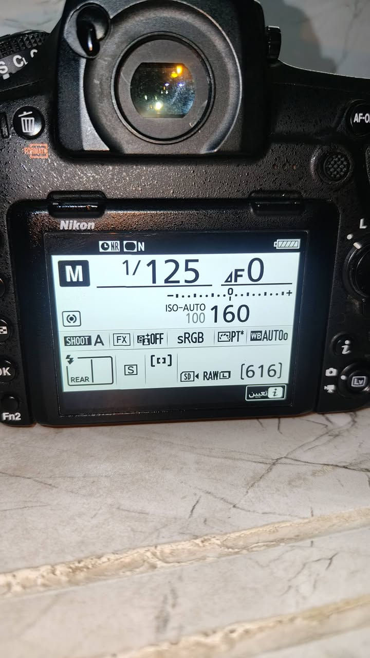 نيكون D850 شترها 100k  نظافة 95% وياها جنطة كرب بطاريا حتياط رام 64 حزام سعر 1550 مو شراي لاتعبني
