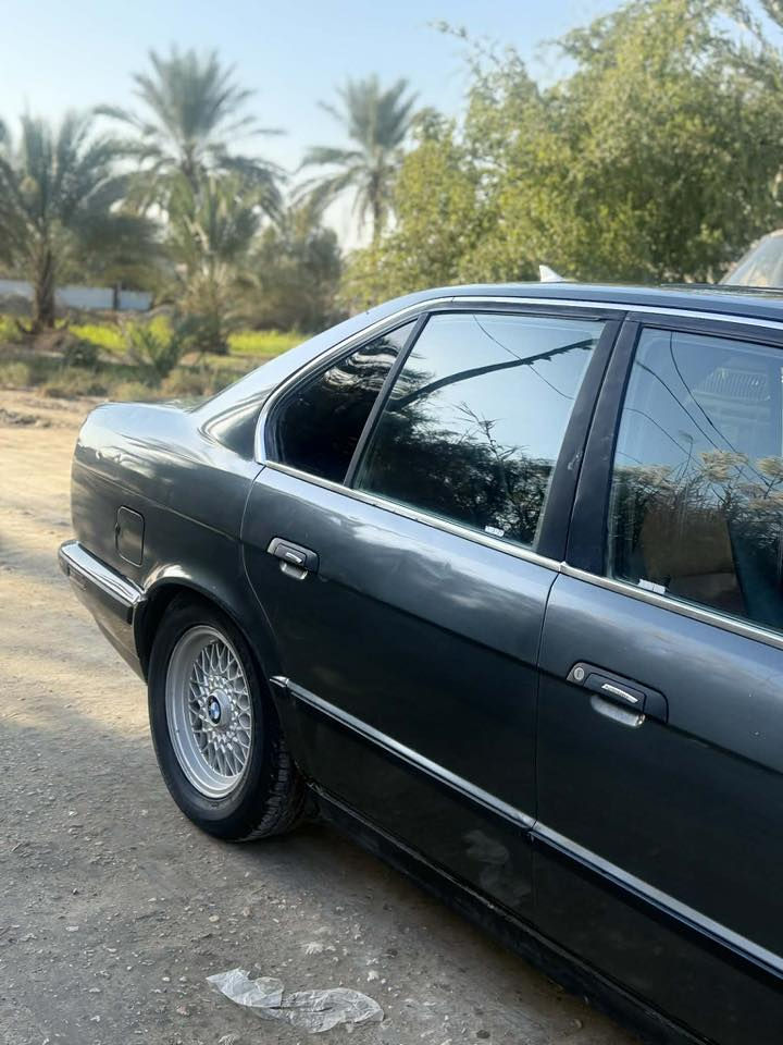 بي ام دبلو للبيع 535 كير عادي موديل ٨٩  مكينه وكير مكفولات ومكفوله من الحادث السياره حداديه كامله مكمله دبلات مبدلات  مبدلات سستم صوت منضومه كامله السياره متعوب عليه هواي السعر ٤٥وبيه محال قليل سنويه ٢٧تنتهي غرامه مصفره صاحبه يريد مداور 
***********
