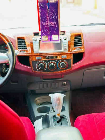 السلام عليكم تيوته 2014 اكويتي شاصي 19 رقم مثنئ دولي السياره كارتون مكينه كير حداديه تخم تاير تبريد كله شرط وضع شركه ماشه 190 بيه صبغ قليل بل الذيل مال البدي والباقي كفاله السعر 208 وبيه مجال للستفسار ***********
