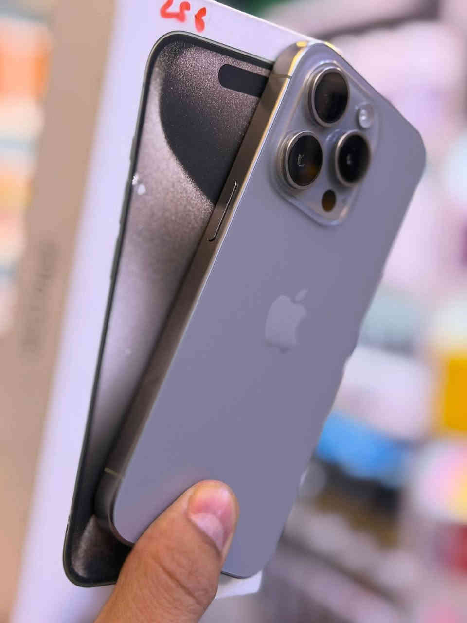 للبيع ايفون 15برو ماكس(256)ipone15pro Max
🫧نضافه💯
🔋بطاريه 87
فول نضيف 
📌ضمان ماستر
شرق اوسط
جديد شخط مابي 
السعر مليون و 50 
كركوك ***********
