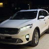 سورنتو 2020 ( اخت زيرو ) ماشيه52 السياره خليجيه فول 1/1 بعدهه بفابلون ...