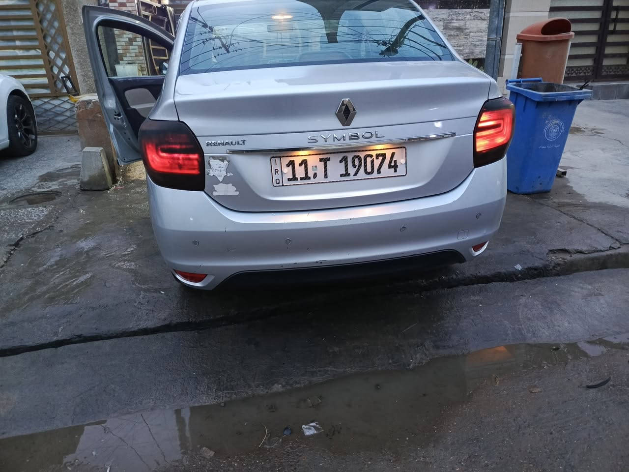 السلام عليكم رينو سمبل 2018 سيارة جديدة على ايد وحدة من الشركه سيارة بيهة فقط جاملغ امامي بدون اي داخل شخط بسيط ونصبغ  سيارة حرة تحويل ثاني يوم جاهزة من كل النواحي فقط اكو خلل  اتصل وافهمك بي
*********** مكاني الدولعي. عارضها ب 68
