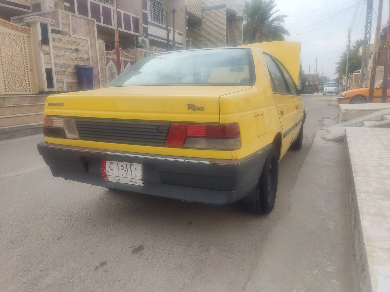 سلام عليكم بيجو رواه موديل 2009 سياره بلاديه بدون ضربه وصبغ بلاديه مكفوله كفاله عامه سياره عله وضع البلاد مكينه وكير وكسل مكفولات تبريد شغال مابيهه اي نقص راعيهه بصفي  غرامات عليه سعرهه من الخير 13 قفل قفل قفل المشتري علي الغرامات ابيع عله وضعهه مكانها بغداد الحسينيه راشديه هاتف ***********
