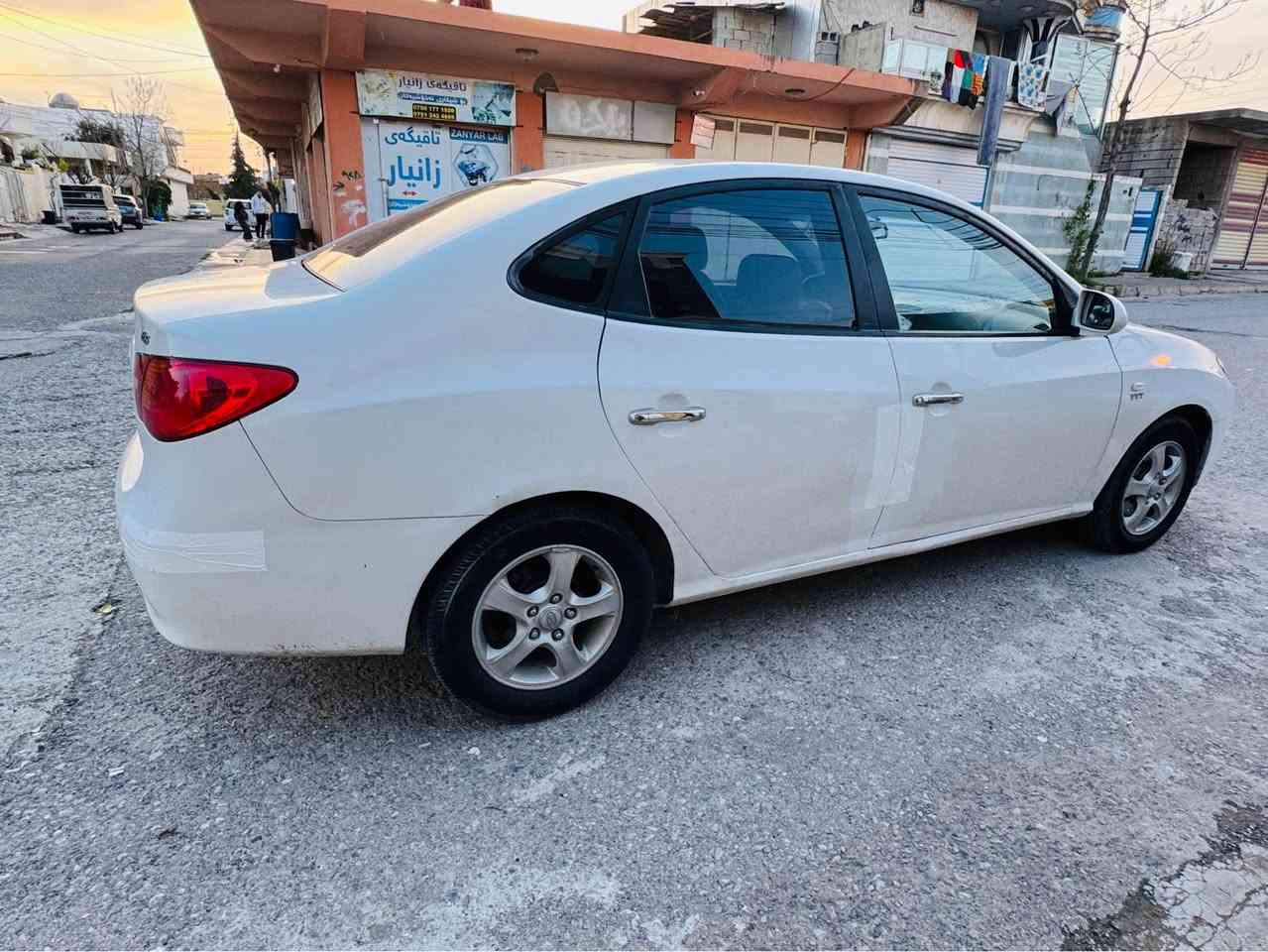 هۆندا ئاڤانتی بڕاوە 2007

گێرو مەکینە و تەبرید بەشەرتە
خایس و کەڤەر و دەعمی بە شەرتە
شاشە ئایپاد و  کامێرا
ماڵی دۆستە
نرخی 52 و مجالێکی کەم 
***********
شوێن چوارقورنە رانية, السليمانية
