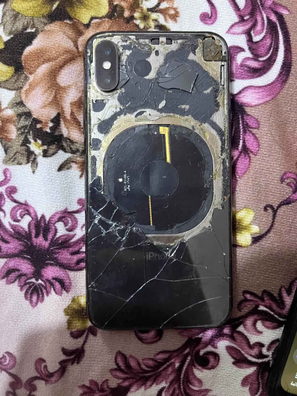 السلام عليكم ايفون اكس عادي
ذاكرته 256
مبدل بطاريه اصليه 100
كامره الاماميه عاطله
مبدل شاشه اصليه
ضهر مكسور
المراوس شعندك نزل 
انطي فرق عادي 
بدون ملحقات 
شرق اوسط
كربلاء كنطره السلام
***********
