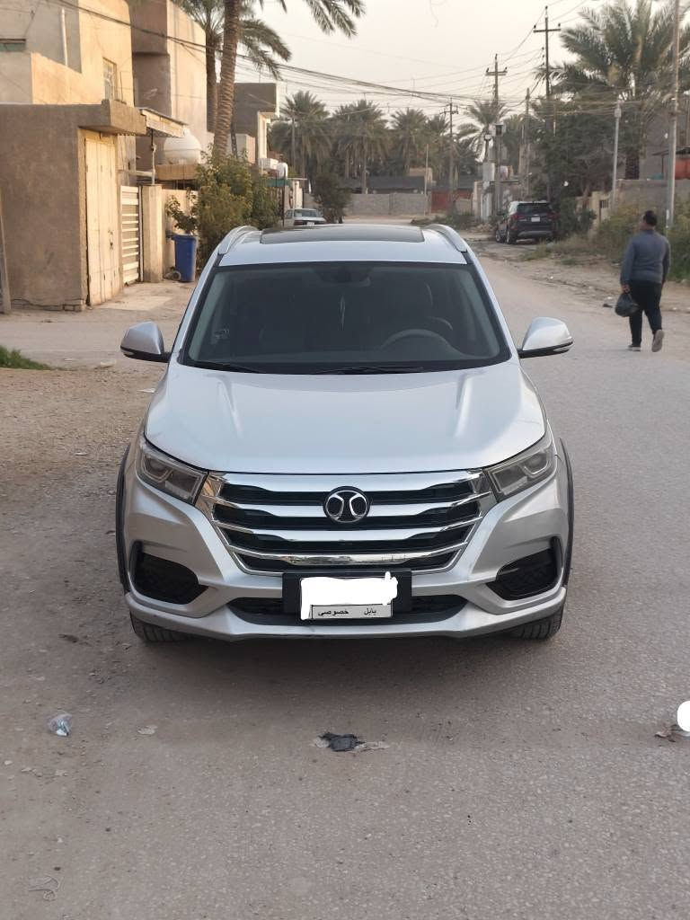 سلام عليكم 
للبيع سيارة بايك X65 الموديل 2020 السياره (حره) 

مواصفات السيارة 

1-المحرك مسييبوشي
2-الهيكل و البدن الماني (امتياز مارسدس)
3-بنوراما 
4-بصمة +بصمة ابواب  
5-مري شفط 
6-شاشة كبيره (ابلادية)
7-كروز سرعه 
8-المحرك حجمه 2000 تيربو 
9-لون السيارة سلفر 
10-السيارة حره 
11- رقمها بابل خصوصي
وبعد بيها مواصفات هواي 

السياره بيها باب الاماميه الي على جهة اليمين مبدل أثر حادث و كذلك بيها صبغ 

السعر 95 وبيهاا مجال بسيط 
مكان السيارة بابل_قضاء المحاويل
رقم الهاتف- *********** حلة, بابل
