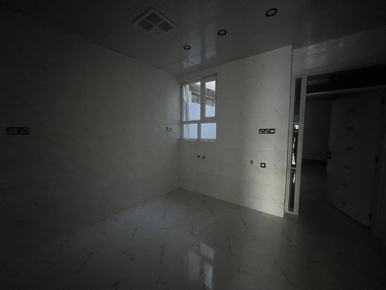 دارللبيع ١١٠ م طابقين رحيم اوة   يم مركز شباب
٢ غرفة نوم. 

***********

***********

***********
